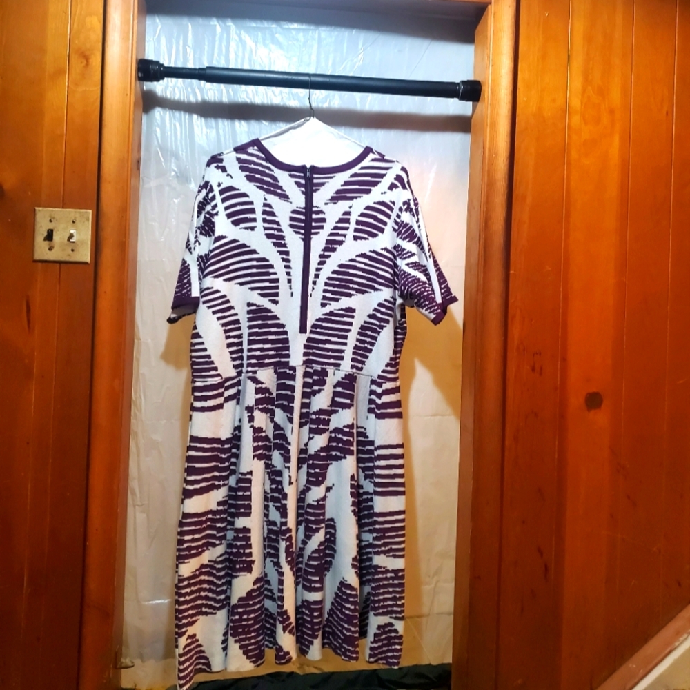 Dress - Picture 2 of 3